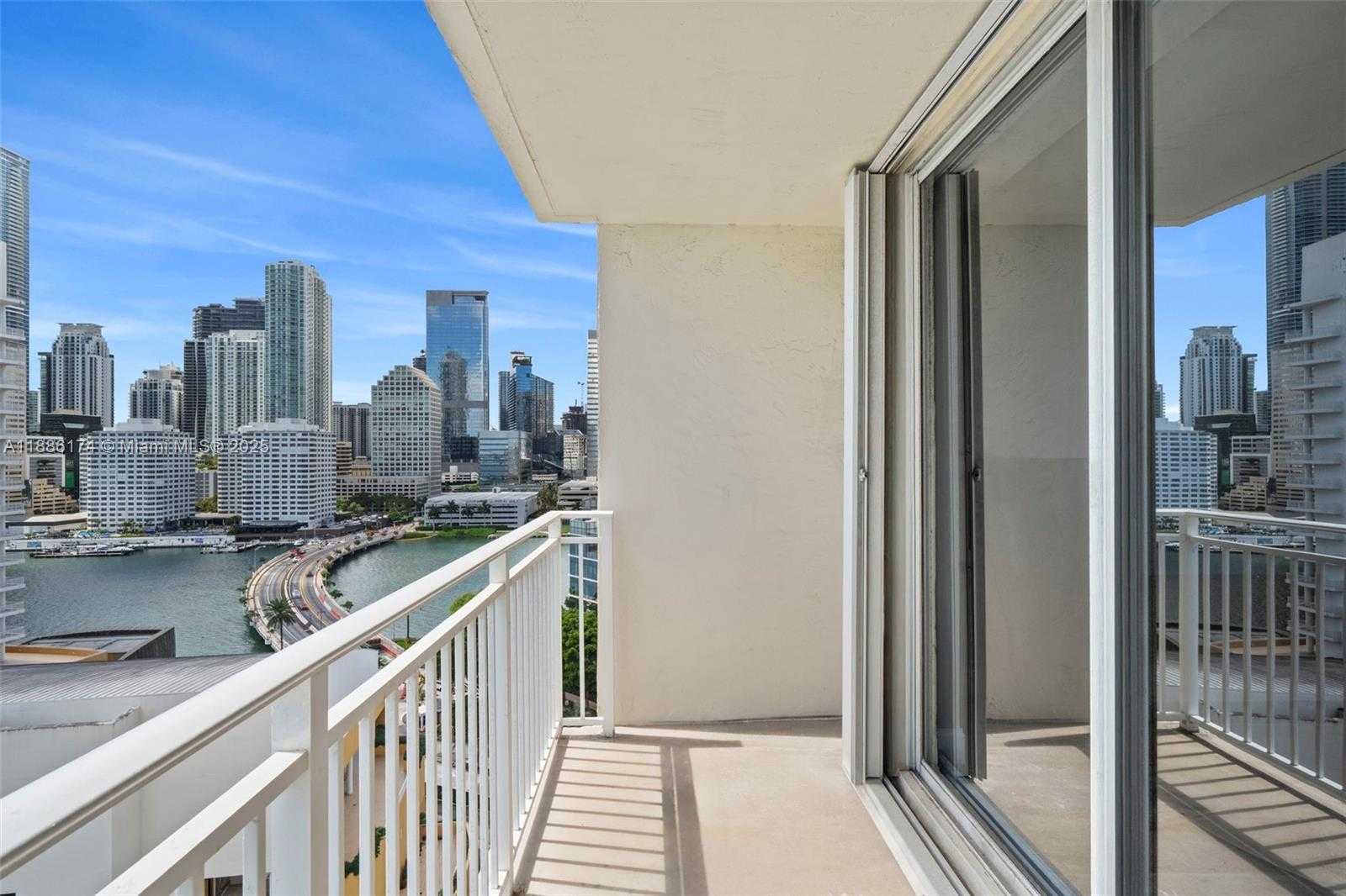 Small Image of 770 CLAUGHTON ISLAND DR #1706, Miami Number 13