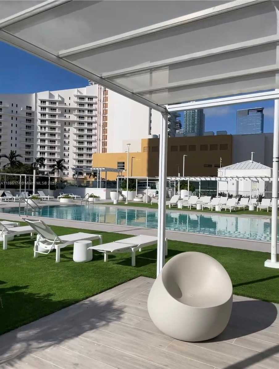 Small Image of 770 CLAUGHTON ISLAND DR #1706, Miami Number 17