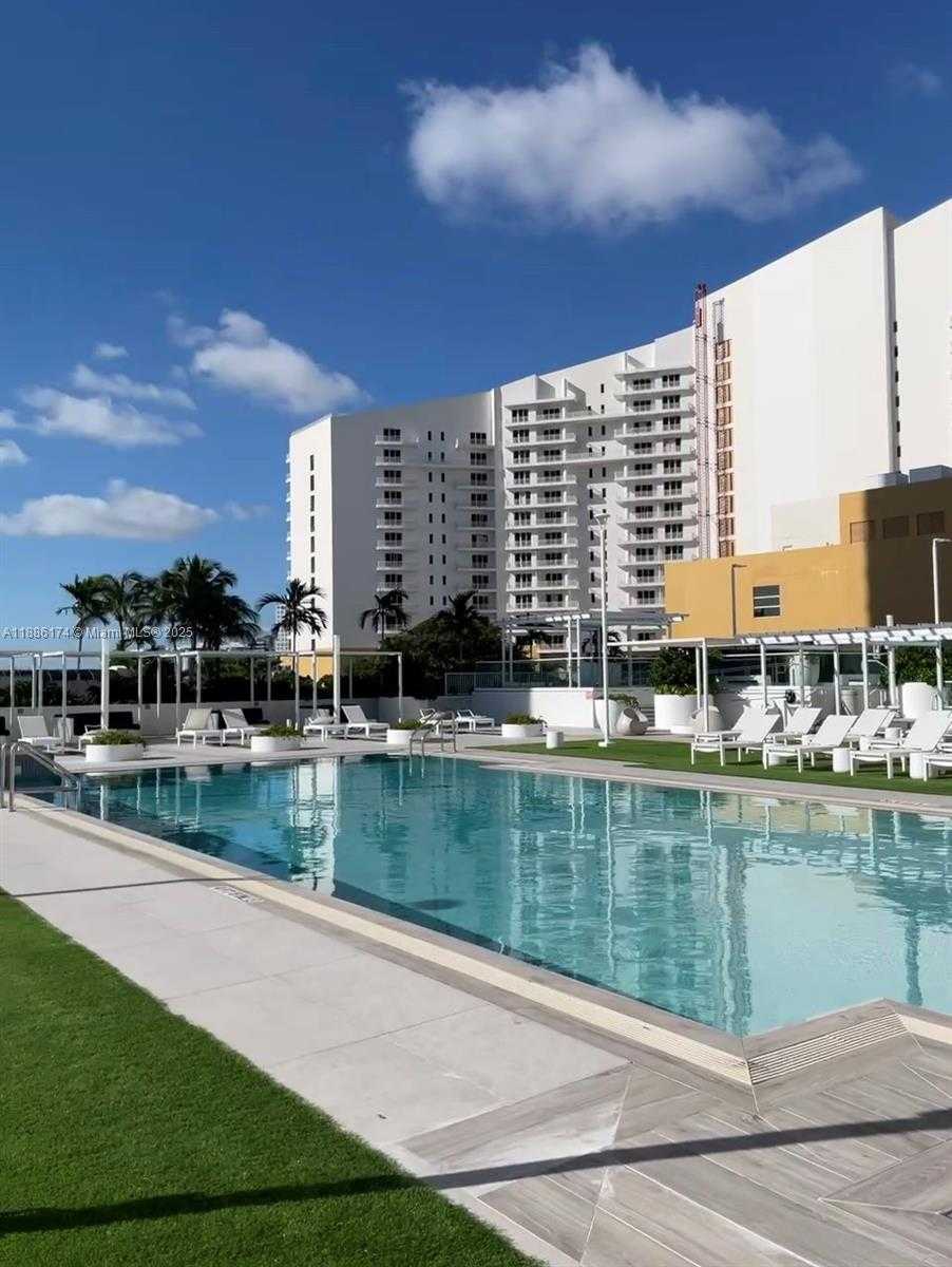 Small Image of 770 CLAUGHTON ISLAND DR #1706, Miami Number 18