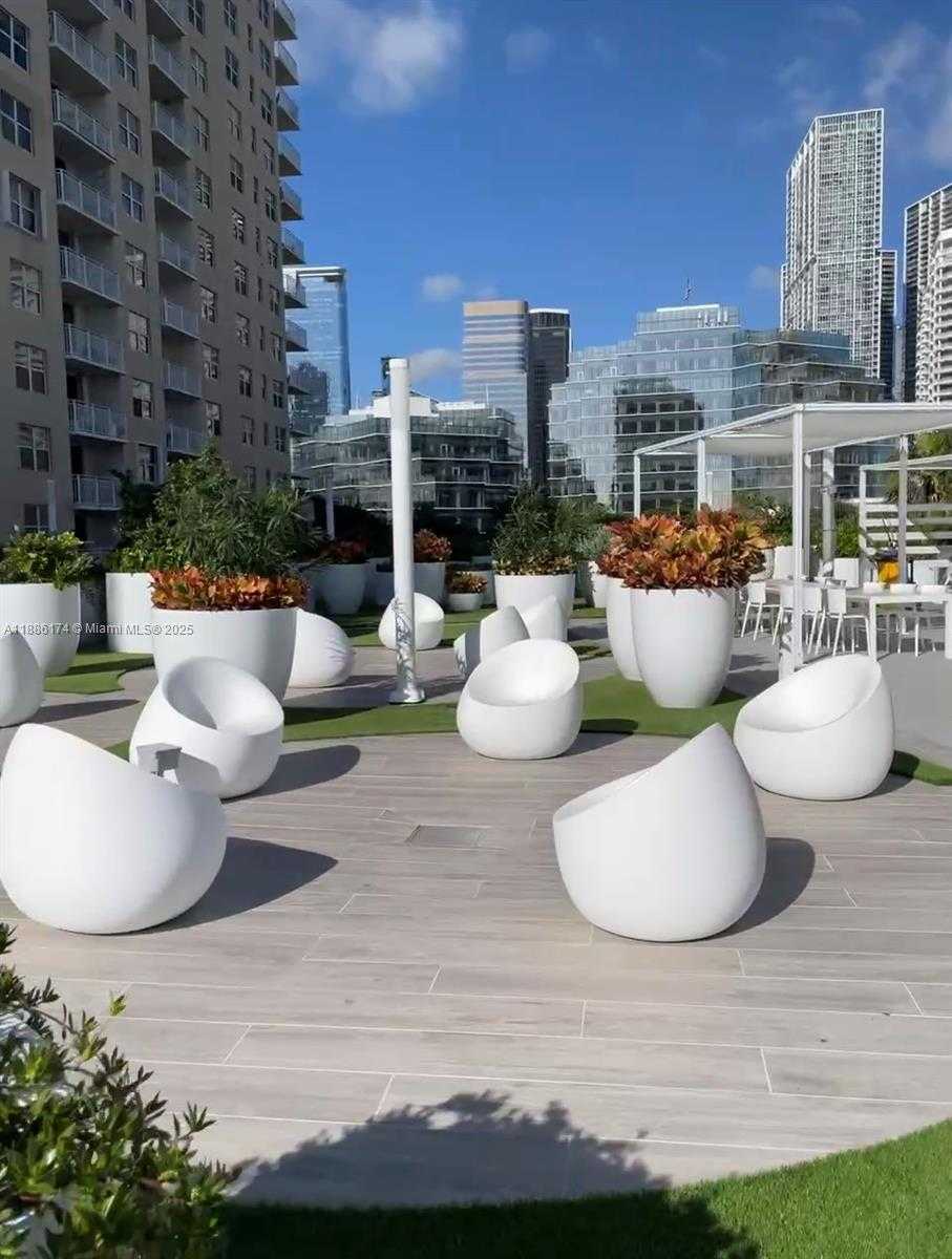 Small Image of 770 CLAUGHTON ISLAND DR #1706, Miami Number 21