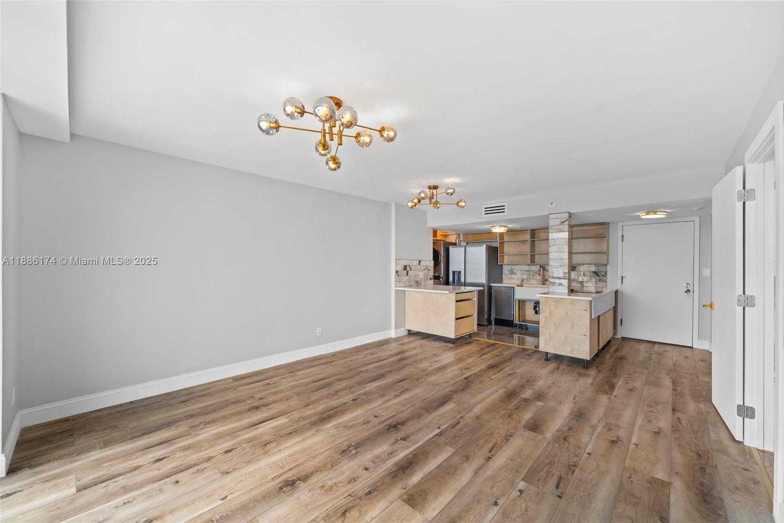 Small Image of 770 CLAUGHTON ISLAND DR #1706, Miami Number 4