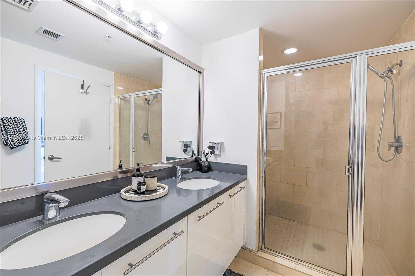 Small Image of 90 SOUTH WEST 3RD ST #3705, Miami Number 11