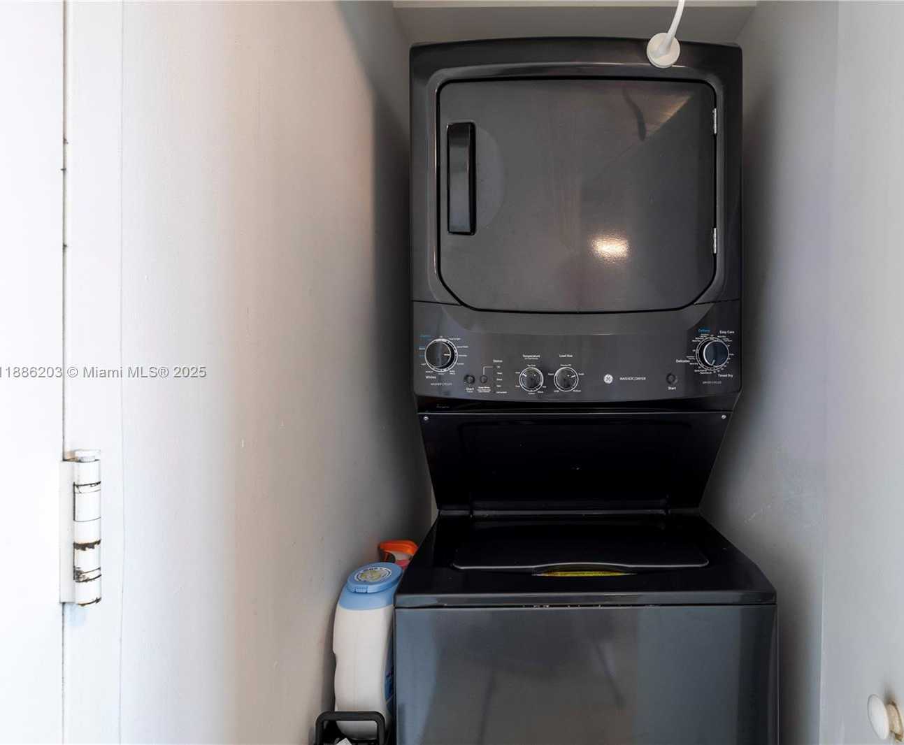 Small Image of 90 SOUTH WEST 3RD ST #3705, Miami Number 17