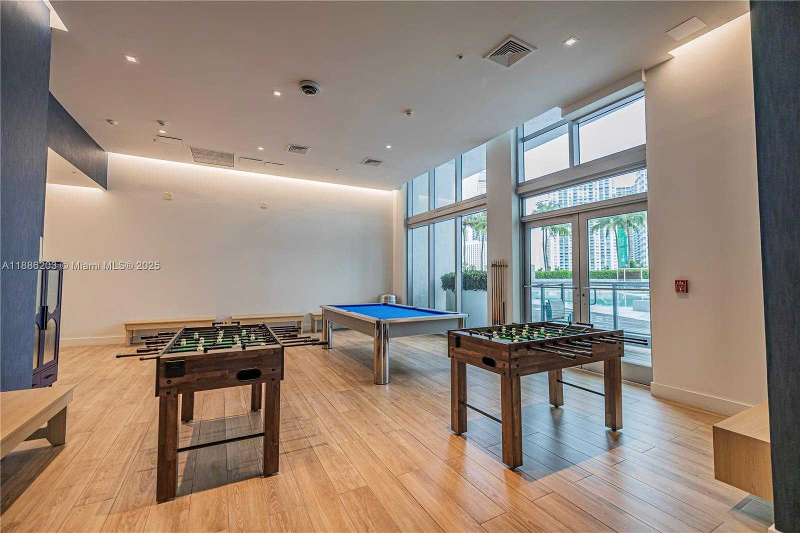 Small Image of 90 SOUTH WEST 3RD ST #3705, Miami Number 22