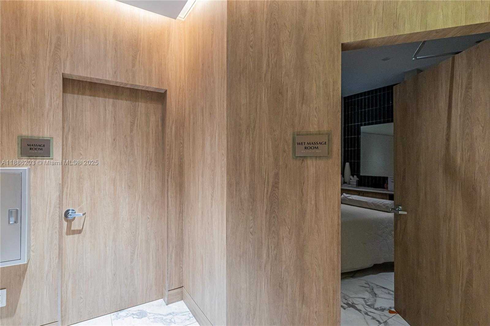 Small Image of 90 SOUTH WEST 3RD ST #3705, Miami Number 29