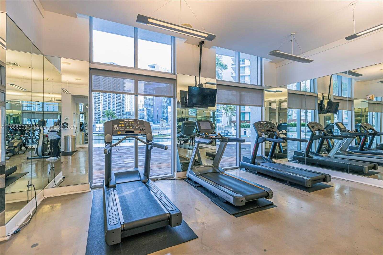 Small Image of 90 SOUTH WEST 3RD ST #3705, Miami Number 31