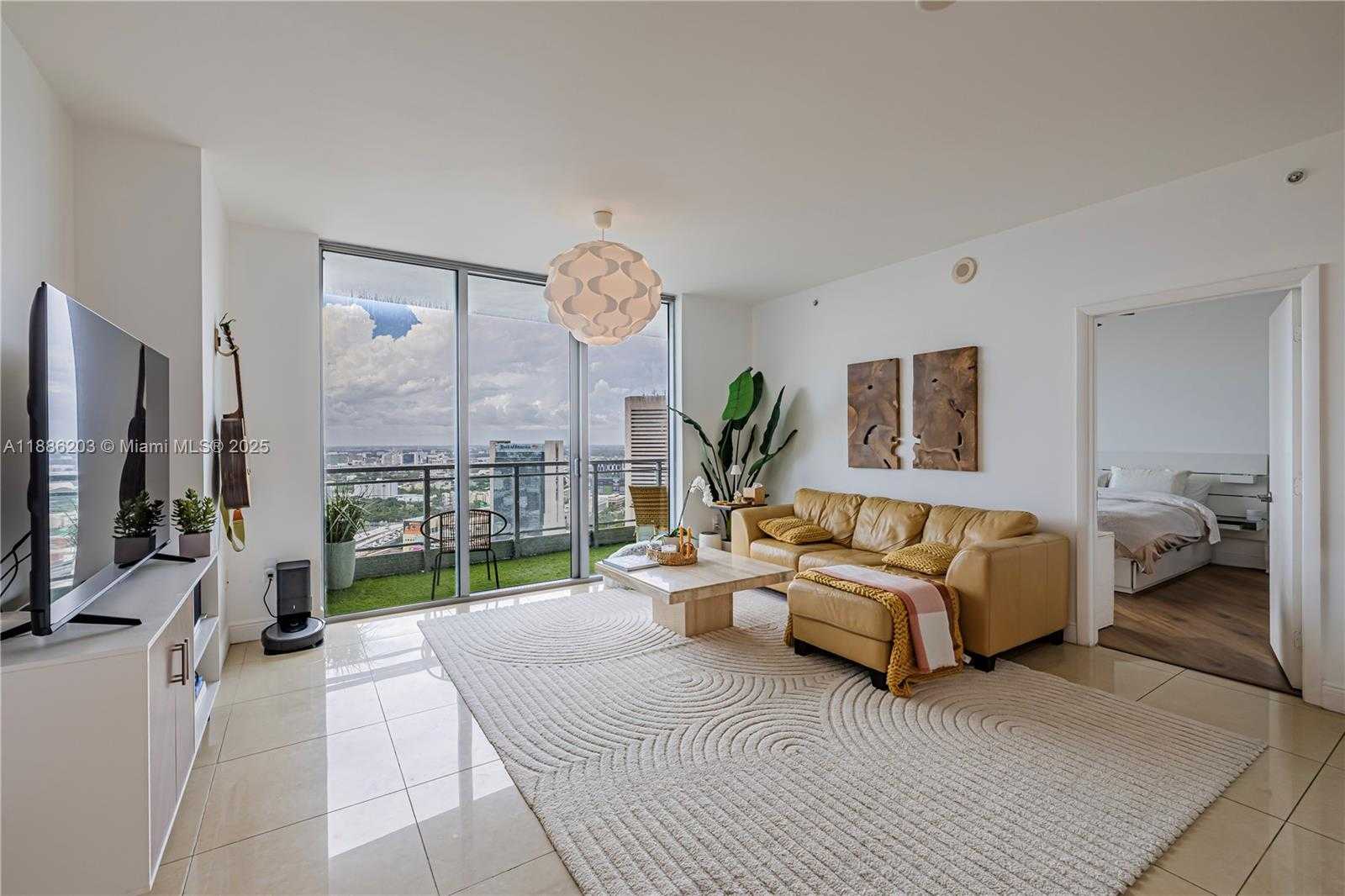 Small Image of 90 SOUTH WEST 3RD ST #3705, Miami Number 4