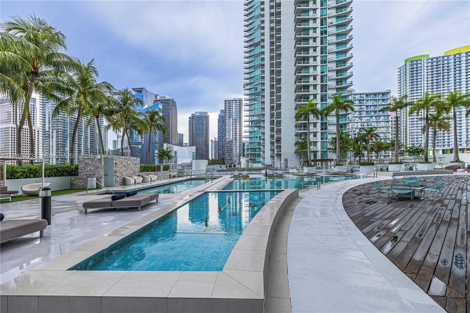 Small Image of 90 SOUTH WEST 3RD ST #3705, Miami Number 40