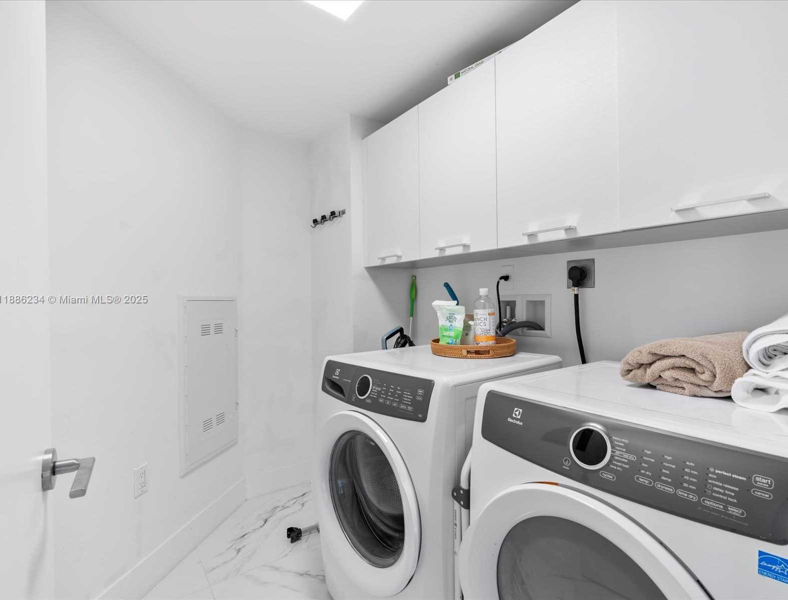 Small Image of 300 SUNNY ISLES BLVD #4-1601, Sunny Isles Beach Number 24