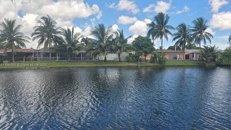 Small Image of 11 NORTH EAST 204TH ST #25, Miami Gardens Number 22