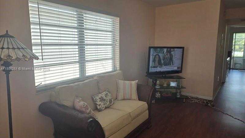 Small Image of 11 NORTH EAST 204TH ST #25, Miami Gardens Number 5