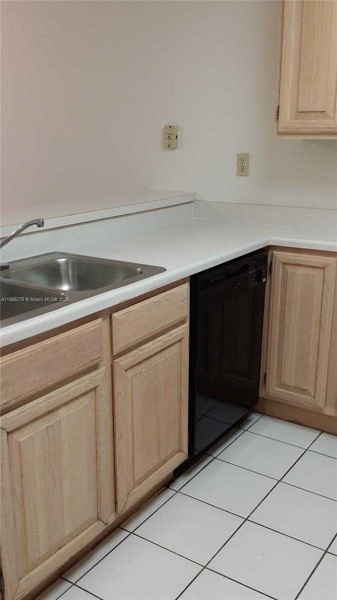 Small Image of 1280 SOUTH ALHAMBRA CIR #2117, Coral Gables Number 4