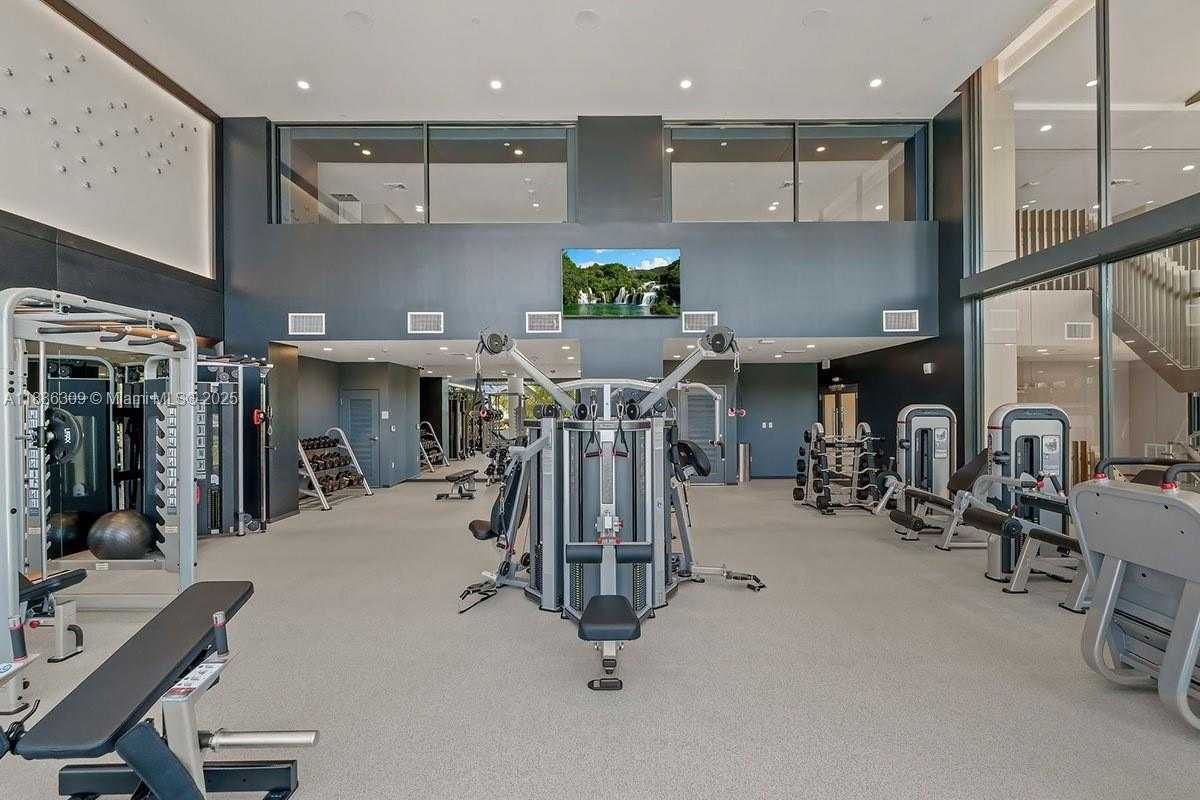 Small Image of 101 DIPLOMAT PKWY #306, Hallandale Beach Number 9