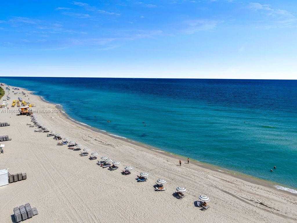 Small Image of 6039 COLLINS AVE #1126, Miami Beach Number 16