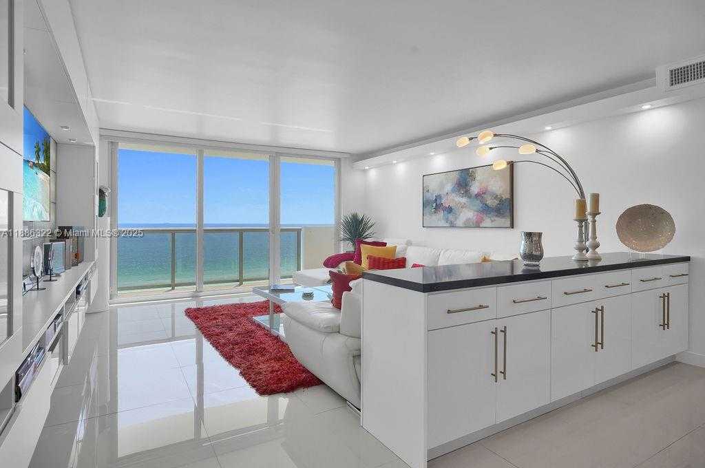 Small Image of 6039 COLLINS AVE #1126, Miami Beach Number 25