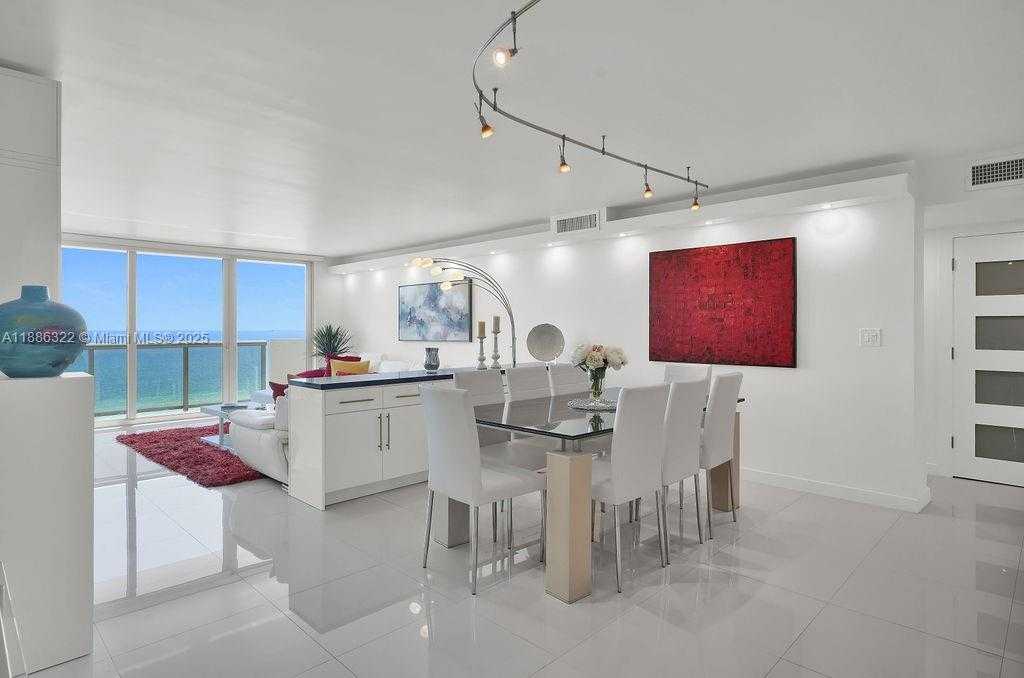 Small Image of 6039 COLLINS AVE #1126, Miami Beach Number 5