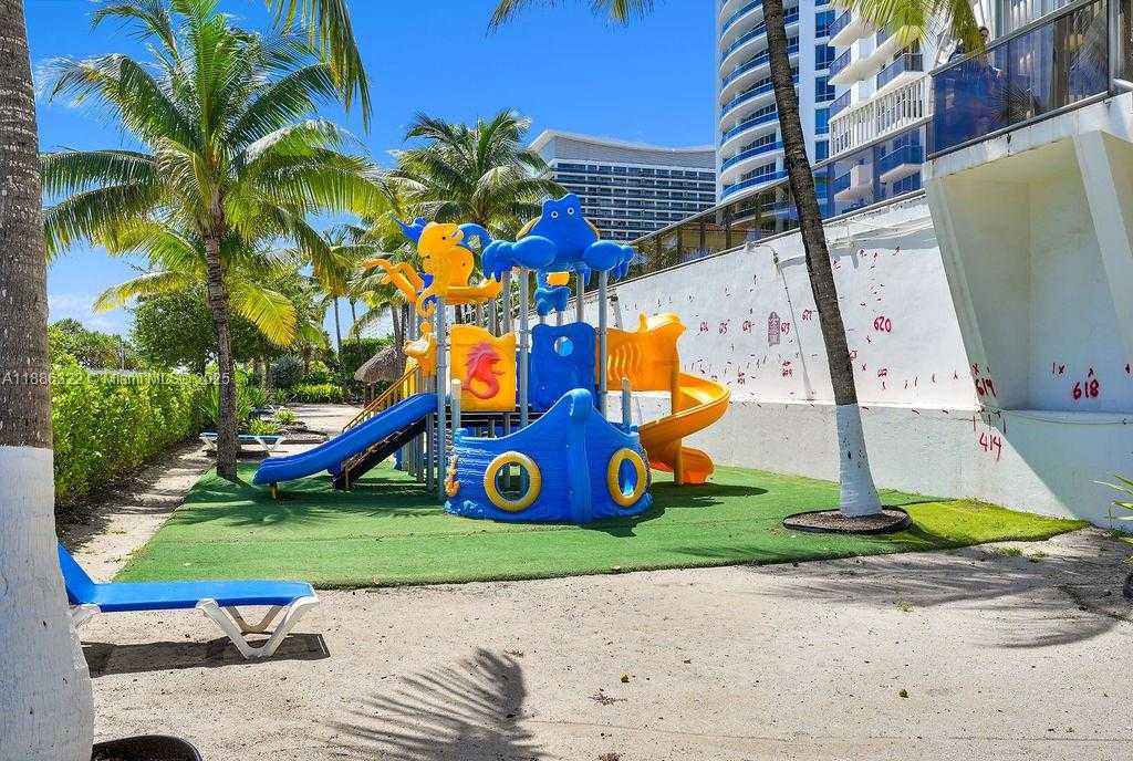 Small Image of 6039 COLLINS AVE #1126, Miami Beach Number 52