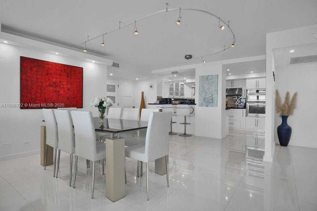 Small Image of 6039 COLLINS AVE #1126, Miami Beach Number 6