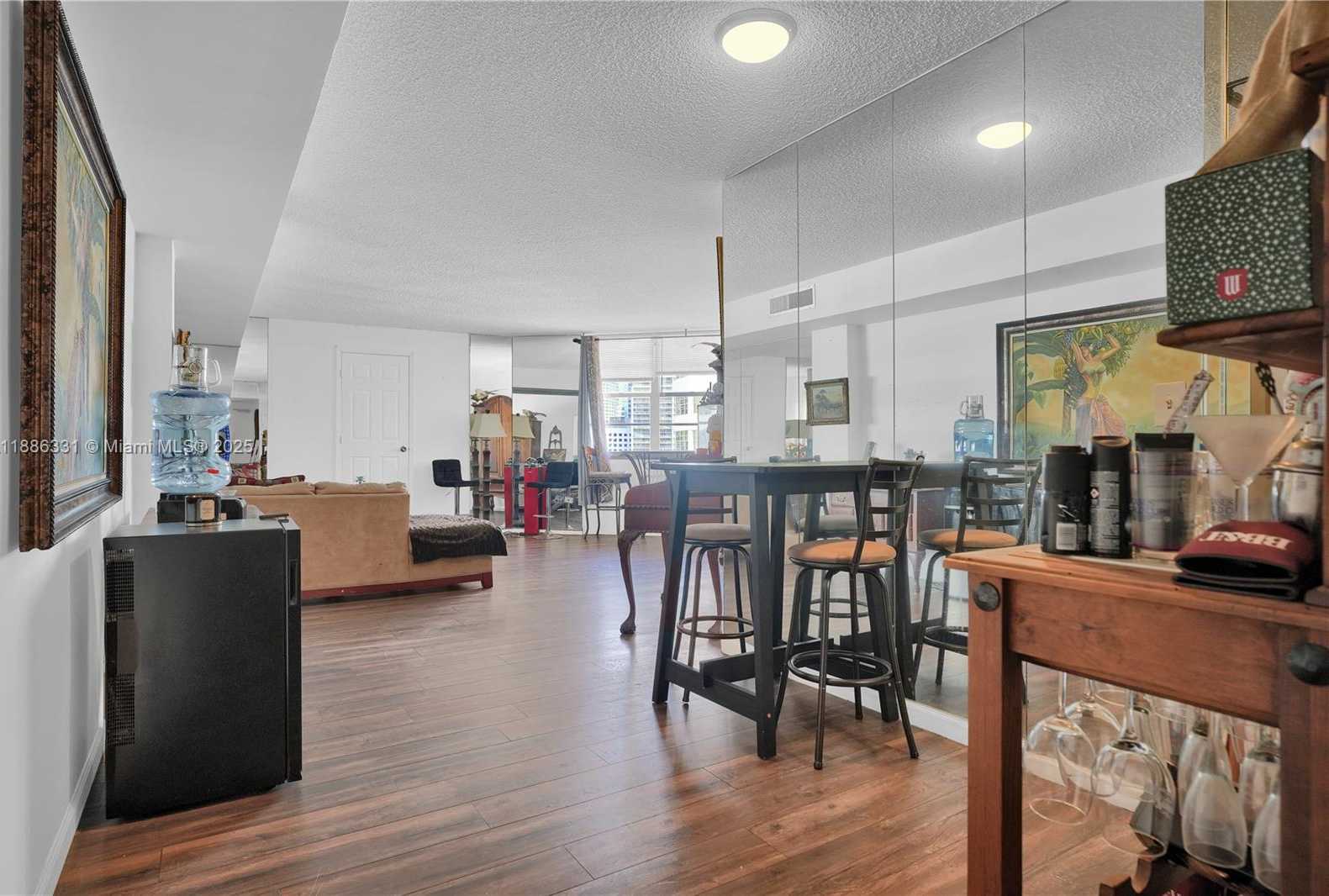 Small Image of 905 BRICKELL BAY DR #1121, Miami Number 3