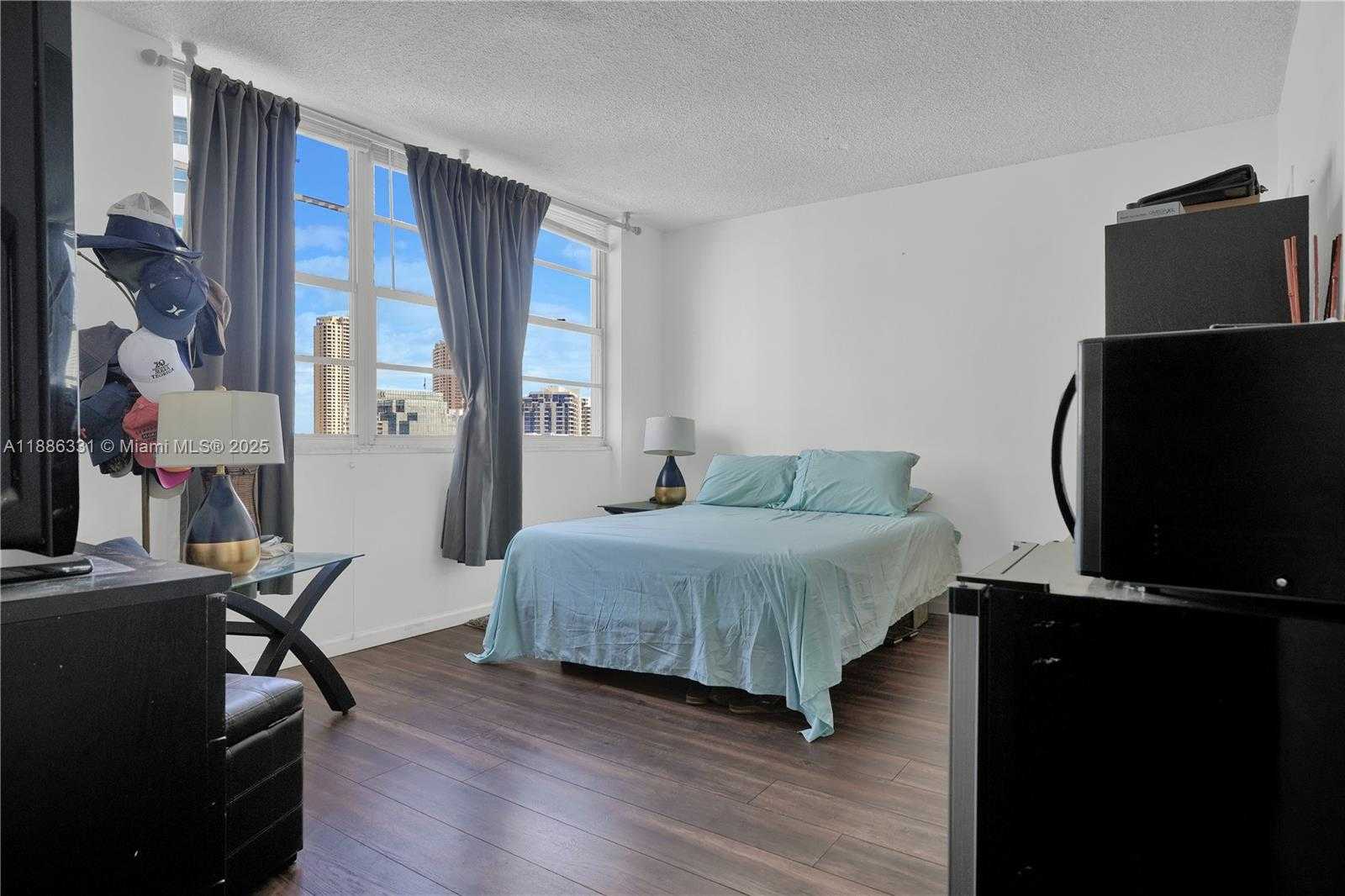 Small Image of 905 BRICKELL BAY DR #1121, Miami Number 9
