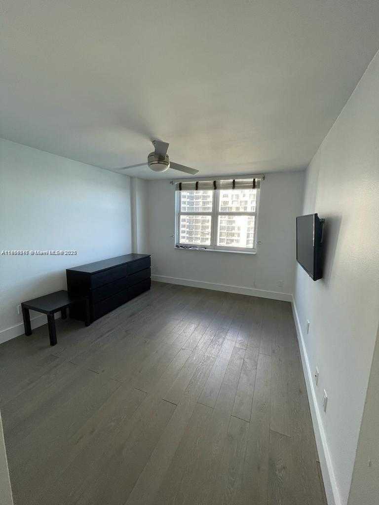 Small Image of 770 CLAUGHTON ISLAND DR #1511, Miami Number 10