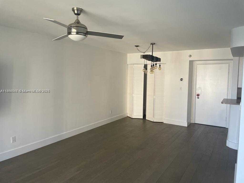 Small Image of 770 CLAUGHTON ISLAND DR #1511, Miami Number 6