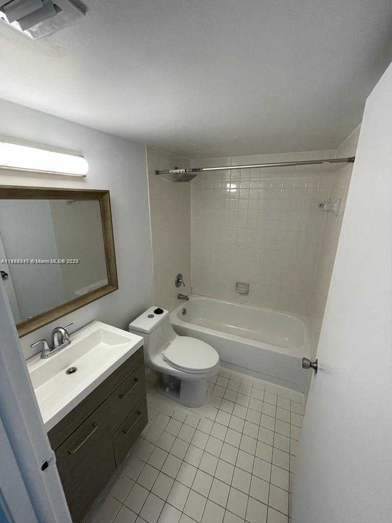 Small Image of 770 CLAUGHTON ISLAND DR #1511, Miami Number 8