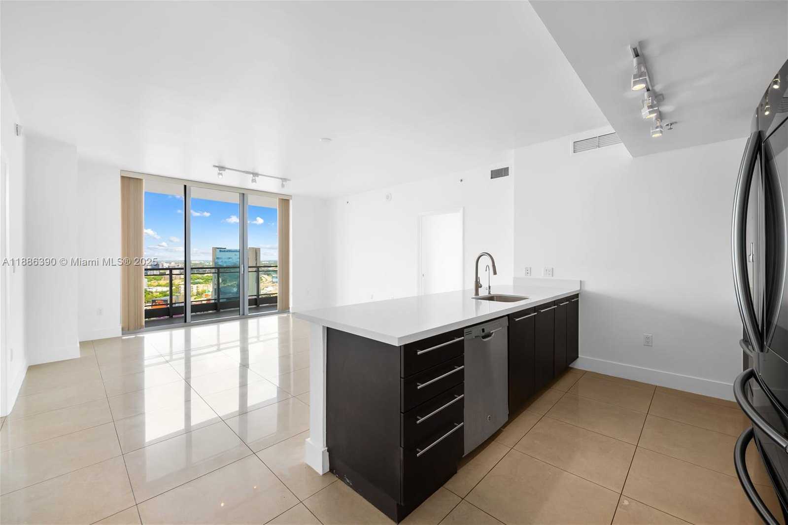 Small Image of 90 SOUTH WEST 3RD ST #3305, Miami Number 13