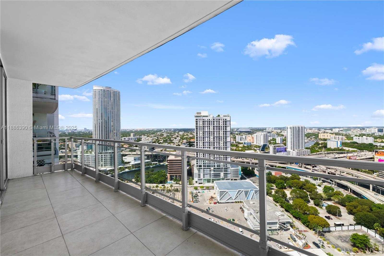 Small Image of 90 SOUTH WEST 3RD ST #3305, Miami Number 15