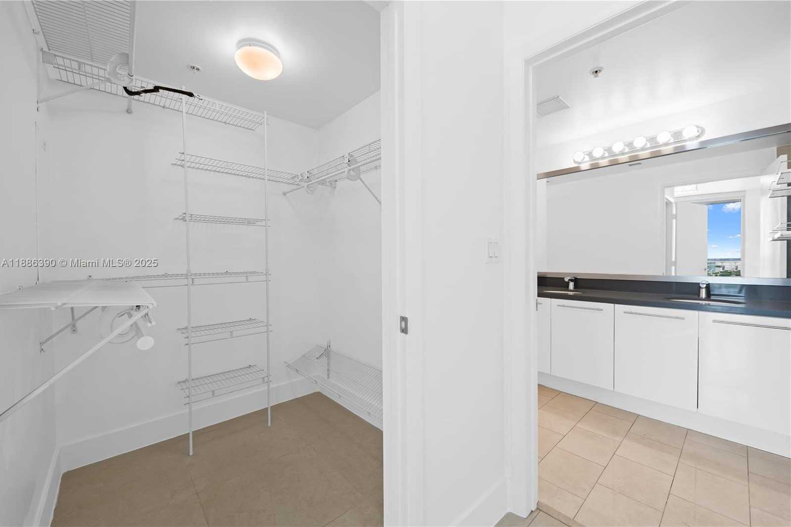 Small Image of 90 SOUTH WEST 3RD ST #3305, Miami Number 21