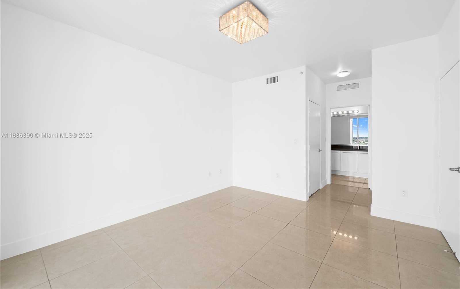 Small Image of 90 SOUTH WEST 3RD ST #3305, Miami Number 22