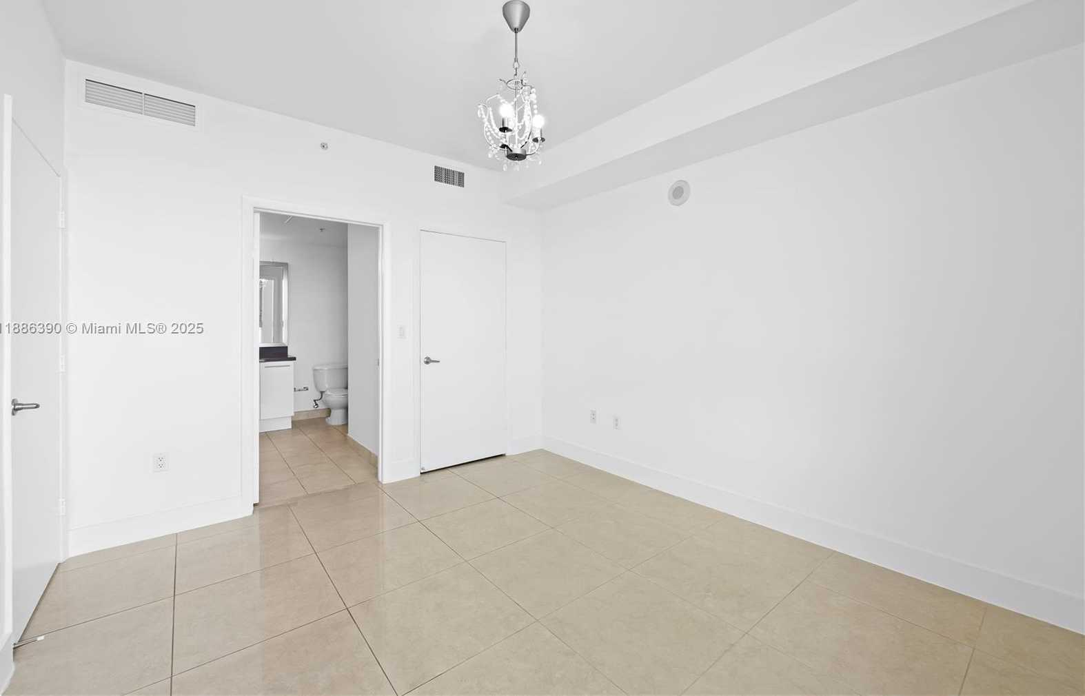 Small Image of 90 SOUTH WEST 3RD ST #3305, Miami Number 27