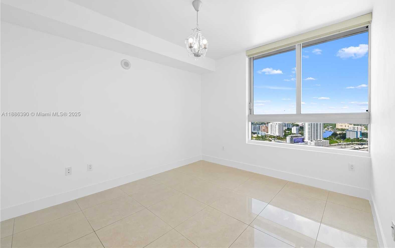 Small Image of 90 SOUTH WEST 3RD ST #3305, Miami Number 29