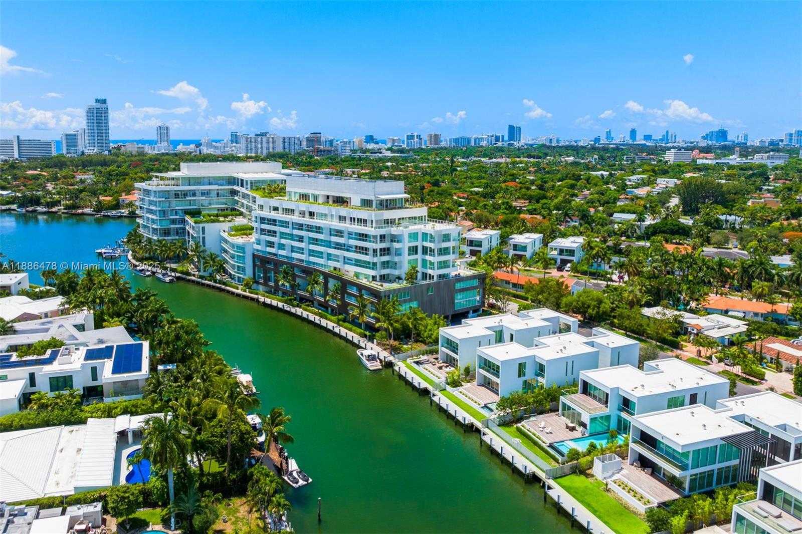 Small Image of 1011 WEST 48TH ST #8, Miami Beach Number 2