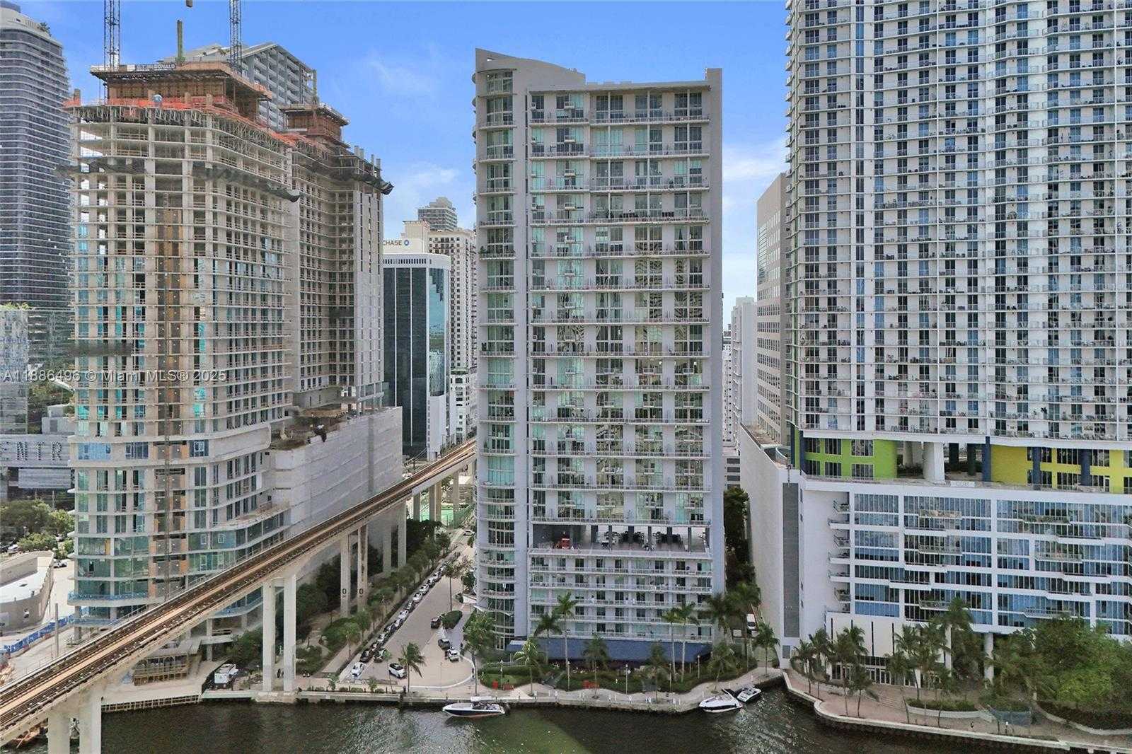 Small Image of 690 SOUTH WEST 1ST CT #1213, Miami Number 14