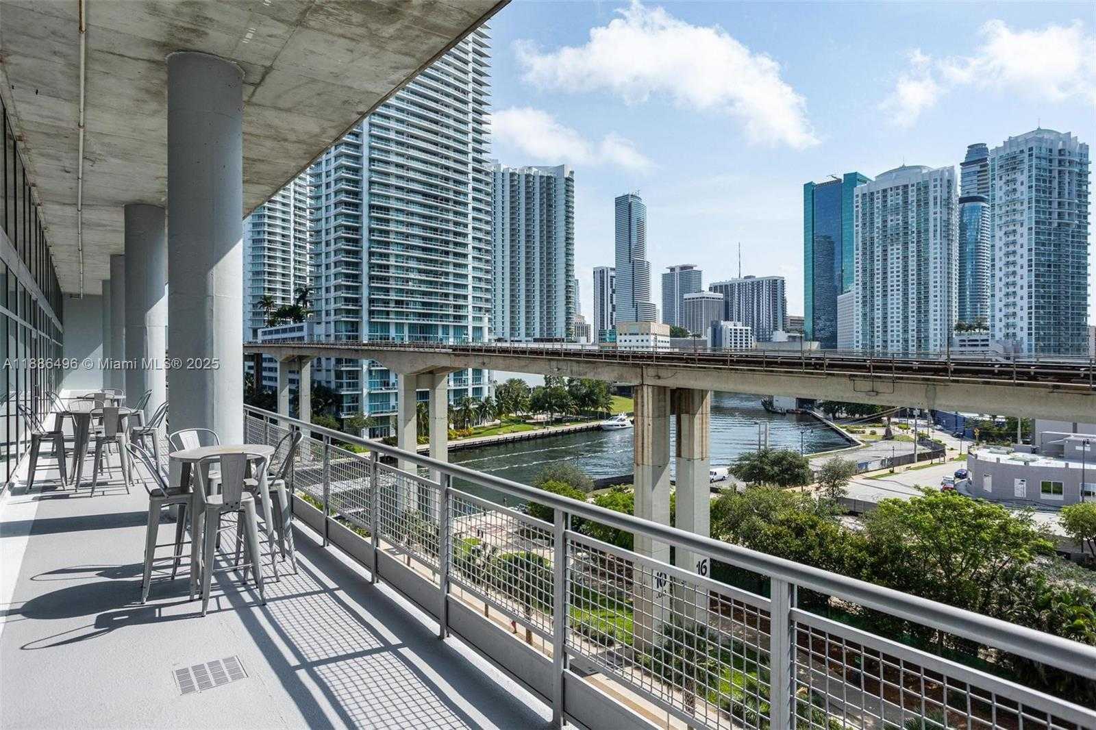 Small Image of 690 SOUTH WEST 1ST CT #1213, Miami Number 26