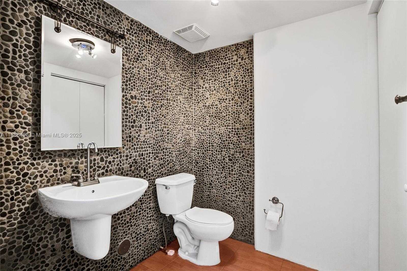 Small Image of 690 SOUTH WEST 1ST CT #1213, Miami Number 6