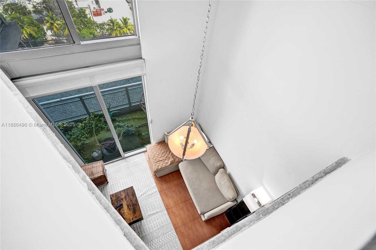 Small Image of 690 SOUTH WEST 1ST CT #1213, Miami Number 7