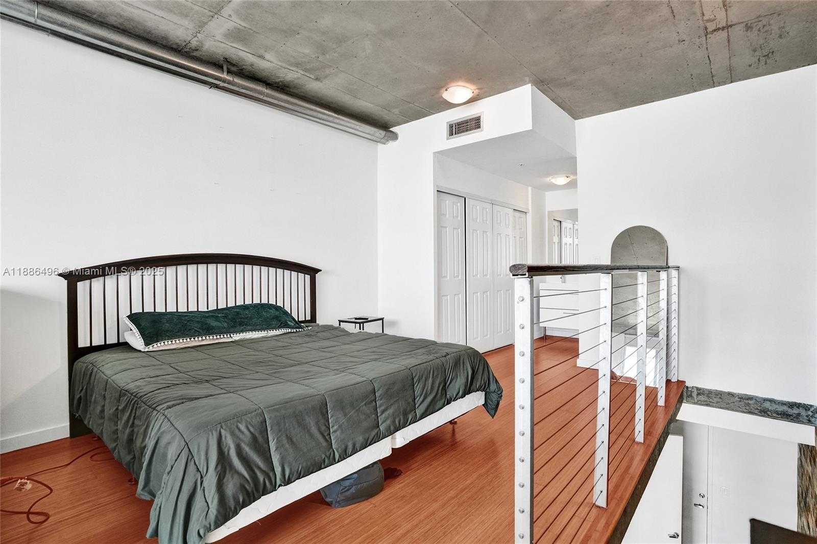 Small Image of 690 SOUTH WEST 1ST CT #1213, Miami Number 9