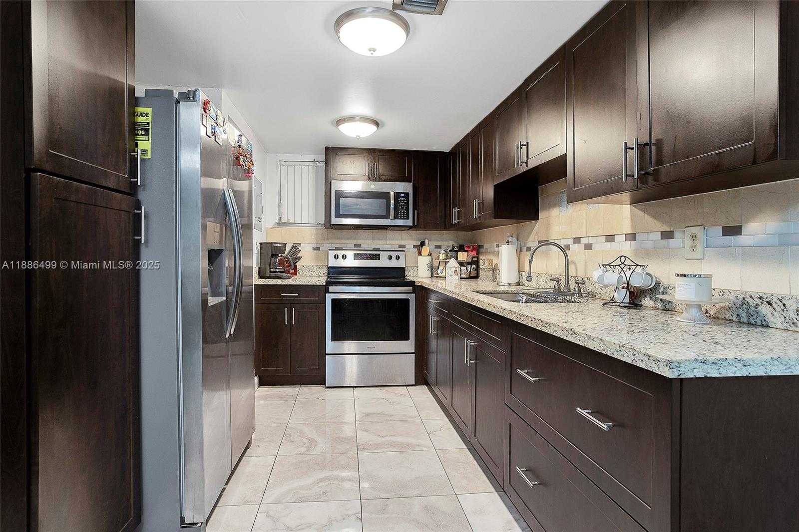 Small Image of 1850 WEST 56TH ST #2207, Hialeah Number 2