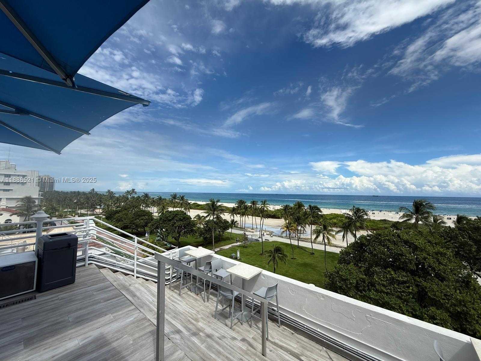 Small Image of 1036 OCEAN DR #B309, Miami Beach Number 12