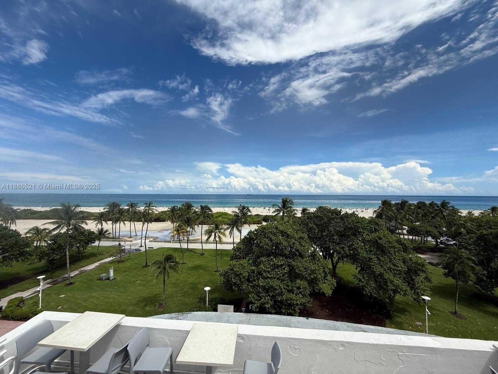 Small Image of 1036 OCEAN DR #B309, Miami Beach Number 9