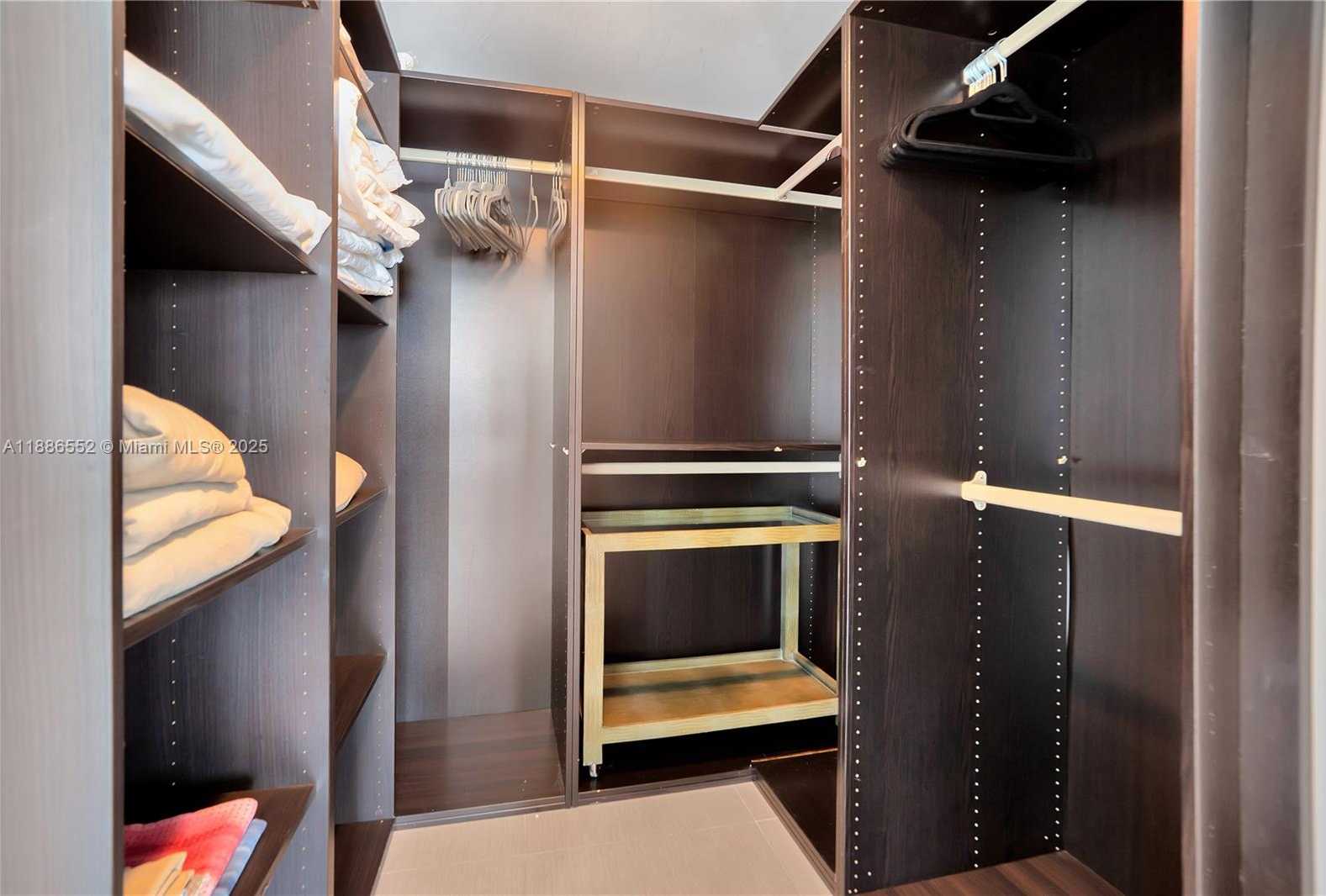 Small Image of 421 MERIDIAN AVE #21, Miami Beach Number 16