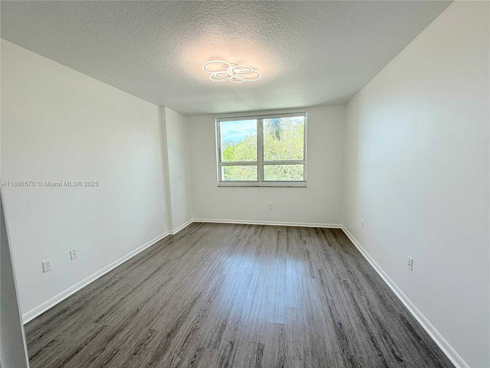Small Image of 2000 NORTH BAYSHORE DR #218, Miami Number 16