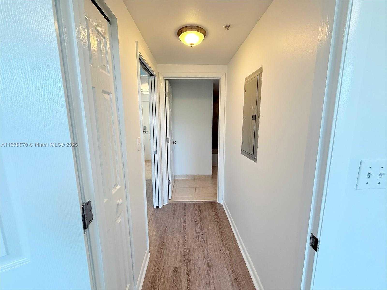 Small Image of 2000 NORTH BAYSHORE DR #218, Miami Number 20