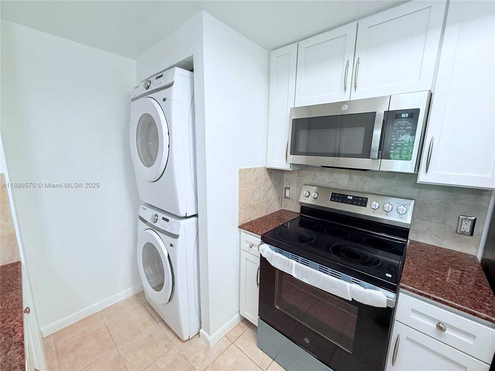 Small Image of 2000 NORTH BAYSHORE DR #218, Miami Number 4