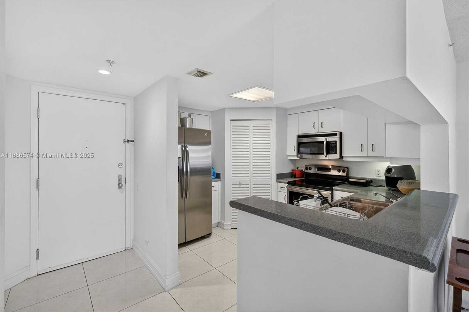Small Image of 701 BRICKELL KEY BLVD #1108, Miami Number 13