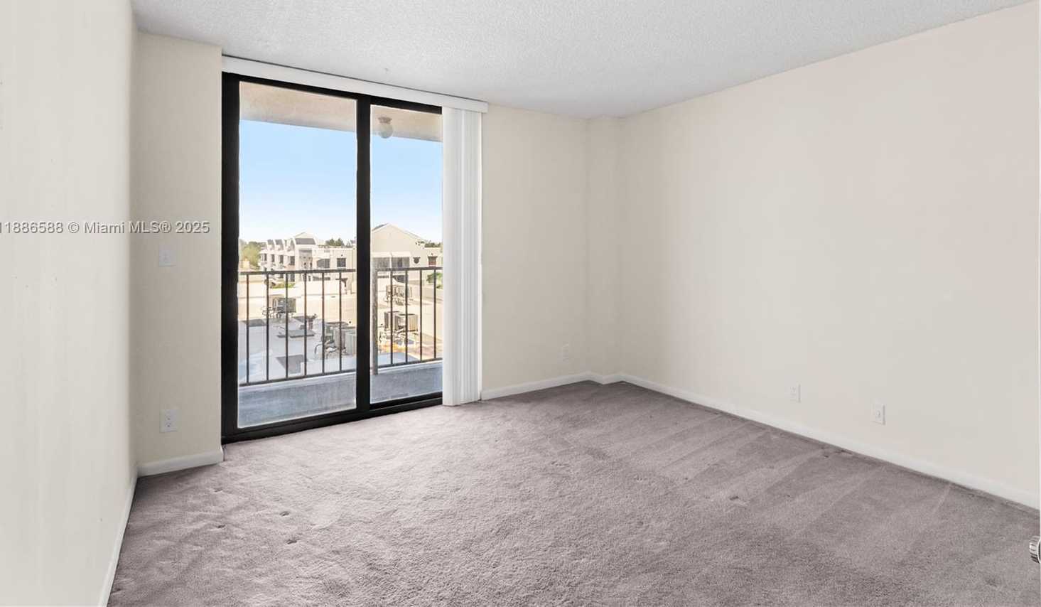 Small Image of 2625 COLLINS AVE #608, Miami Beach Number 14