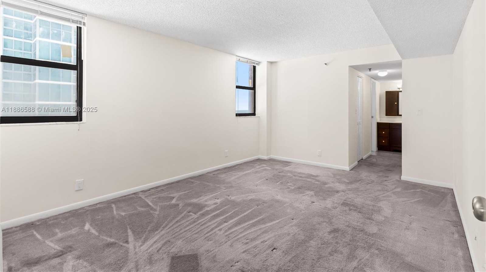 Small Image of 2625 COLLINS AVE #608, Miami Beach Number 8