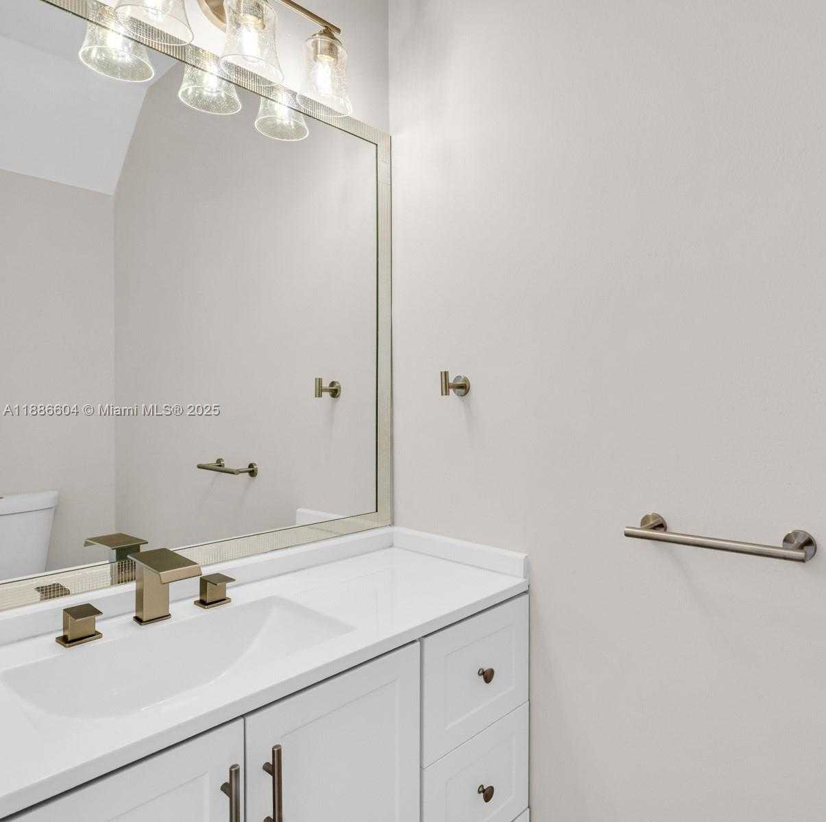 Small Image of 3738 SAN SIMEON CIR, Weston Number 12